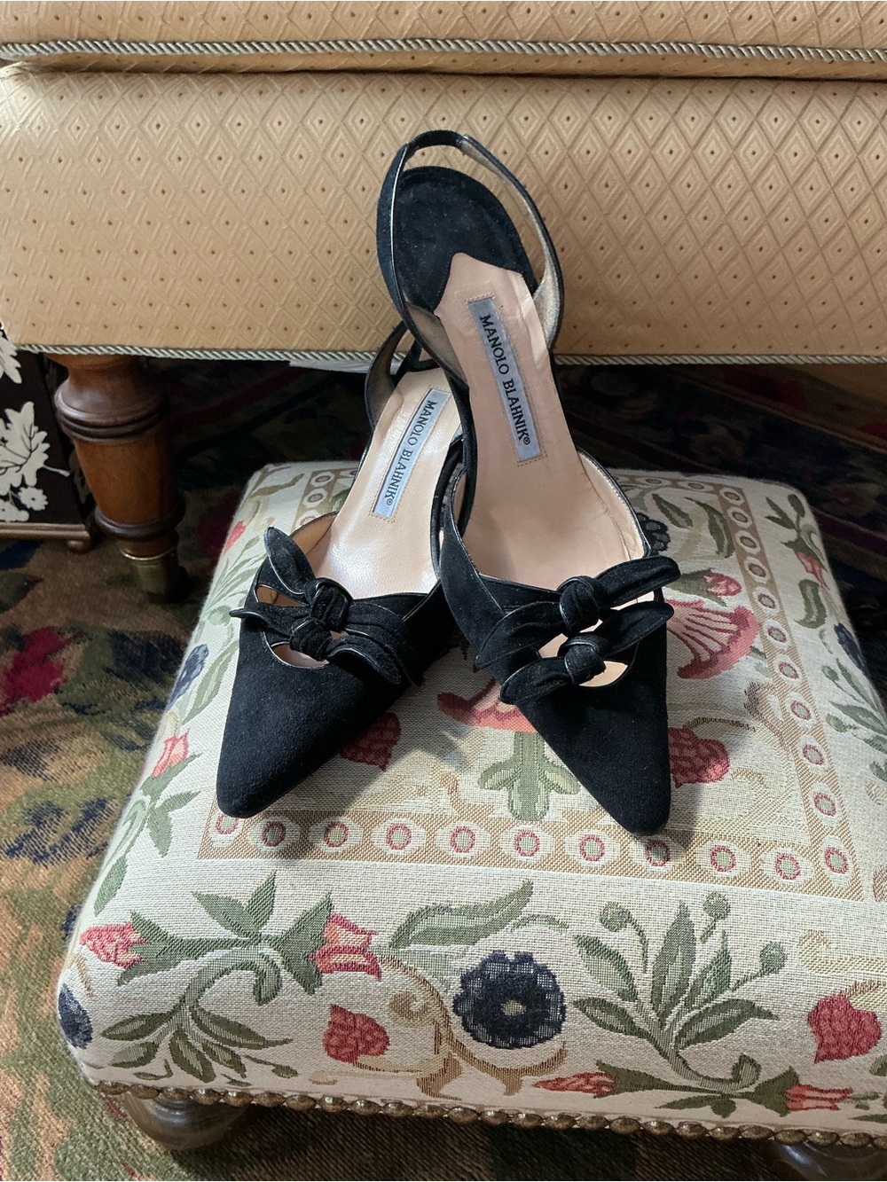 Manolo Blahnik Black Suede Pointed Knot Slingback Pumps - Picture 2 of 10